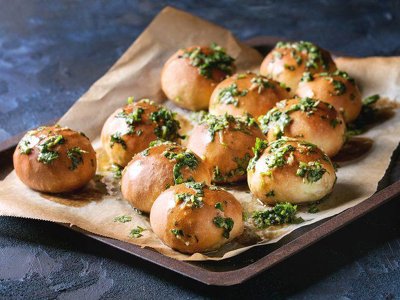 Смачні пампушки з часником