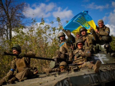 Той, хто знає ворога й себе, ніколи не програє війни...