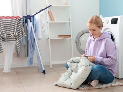 Як прати та сушити светр, щоб він не линяв і не втрачав форму