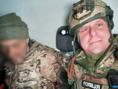 Під Авдіївкою поліцейські Білі янголи та військові затримали російського окупанта