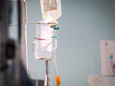 У Дніпрі евакуюють лікарню з паліативними хворими та закривають школи через обстріл РФ