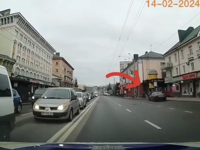 Водій BMW обігнав та підрізав кортеж “На щиті”