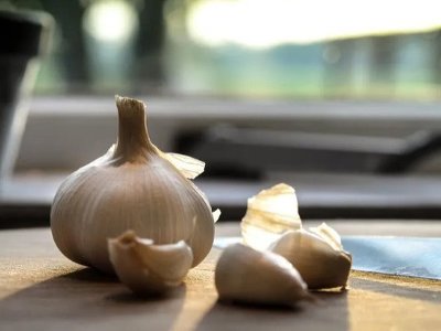 Коли часник може перетворитися на отруту
