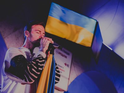 Макс Барських випустив провокаційний трек Slay