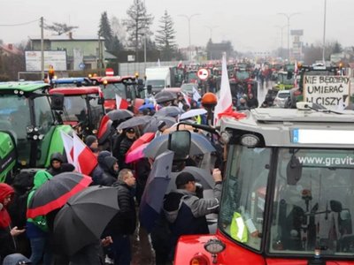 Україна планує подолати польську блокаду новим експортним маршрутом