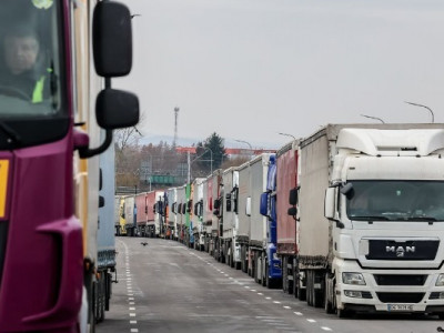 Поляки послабили обмеження руху на кордоні з Україною