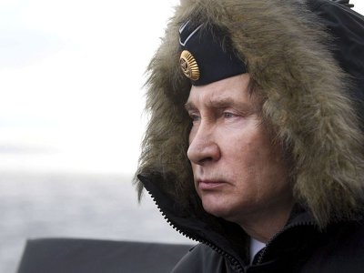 Бреше і робить з себе жертву: як Путін спотворив історію та грається у “Велику вітчизняну” — аналіз AP