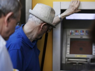 Банкомат не видає гроші: як зняти готівку та уникнути неприємностей