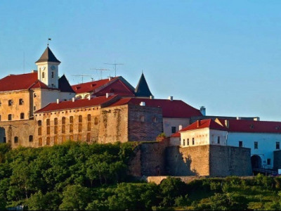 Археологи показали, що вдалося знайти під час розкопок в замку “Паланок” у Мукачеві ( ВІДЕО)
