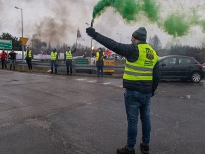 В Польщі під час фермерських протестів з’явилися пропутінські плакати: організатори заперечують причетність