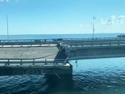 Буданов: не рекомендував би цивільним користуватися Керченським мостом