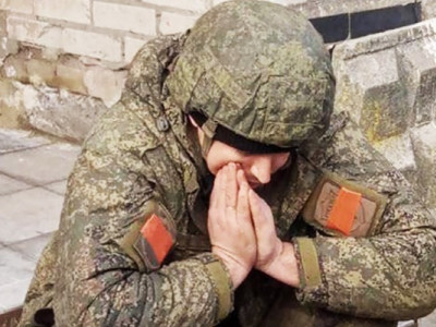 Окупант застрелився з автомата на полі бою після поранення