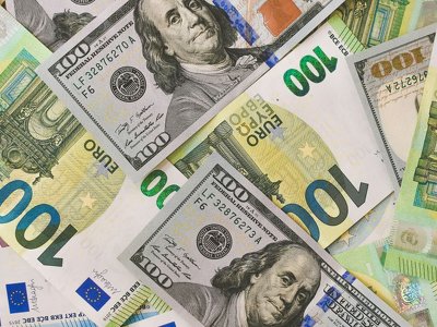 Курс валют на 12 квітня: скільки коштують долар, євро і злотий