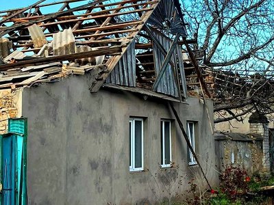 Поранено цивільних: російські військові обстріляли житлові квартали населених пунктів Херсонської області