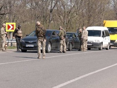 Усі дороги контролюються: в'їзд чоловіків обмежено у прикордонні громади Вінниччини