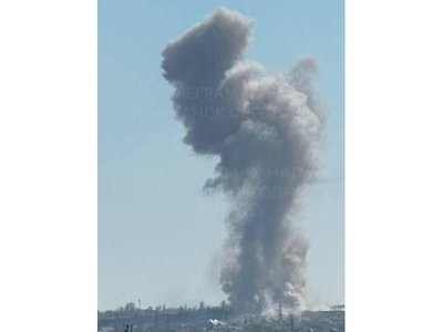 В окупованому Луганську — “бавовна”: ймовірно, у районі машинобудівного заводу, де базувались окупанти