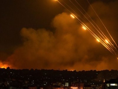 Іран напав на Ізраїль, випустивши сотні ракет і дронів – що відомо (відео)
