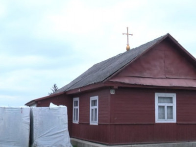 Хлопці гинуть на війні, а в їхньому селі будується УПЦ МП: з хати роблять московську церкву (Відео)