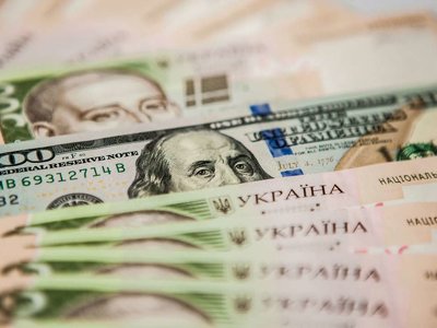Курс валют на 15 квітня: долар зріс у ціні, а ціна на євро опустилася