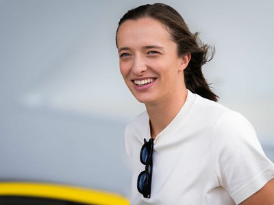 ФОТО. Свьонтек стала амбасадором відомого бренду парфумерії та косметики