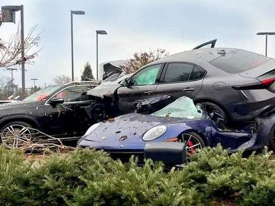 Власник новенької Alfa Romeo здав її в автосервіс, а там машину перетворили на купу брухту (ФОТО)