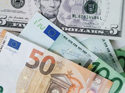 Курс валют на 18 квітня: євро та долар знову не встояли на місці