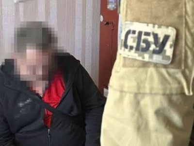 СБУ викрила чоловіка, який на шкільному автобусі возив росіян на ротацію з Харківщини