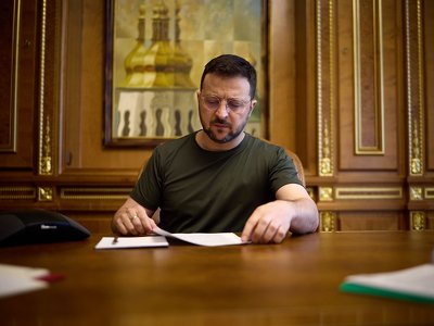 На підпис Зеленського чекають 36 законів: яку ініціативу президент розглядає найдовше