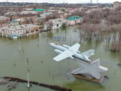 Молитвами і іконами в РПЦ намагаються зупинити водне нашестя на Росії