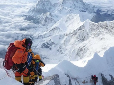 Чому Еверест такий небезпечний? 