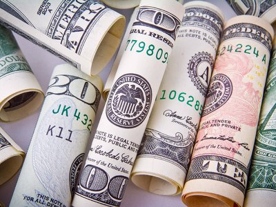 Курс валют на 20 квітня: долар і євро продовжують зростати