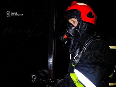 У Львові отримав опіки чоловік, який намагався самостійно загасити пожежу