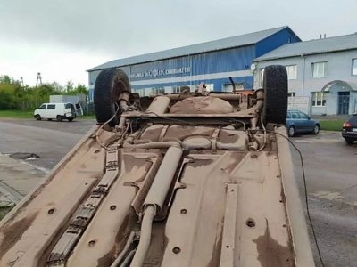 Автопригода на Волині: авто перевернулося на дах (Фото)