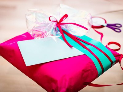 Подарунок дівчині – легкі поради для вибору ℗