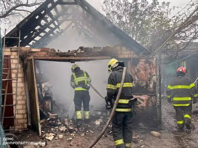 Вогнеборці Павлограда ліквідували займання гаража на території приватного домоволодіння