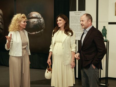 Тігіпко з вагітною дружиною прийшов на річницю Art Ukraine Gallery