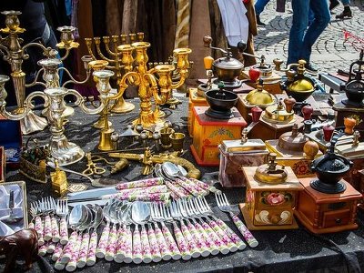 The Rise of the Humble Flea Market: A Treasure Trove for Budget-Conscious Businesses
