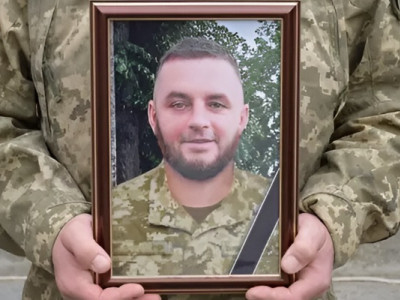 Його серце не витримало: вся Україна попрощалась з бойовим медиком