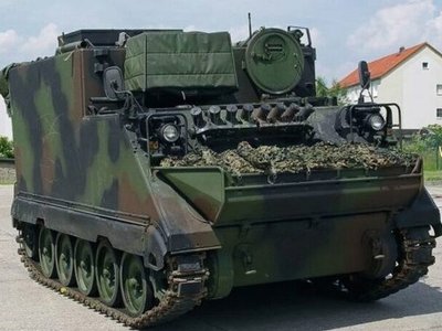 Україна отримала партію бронетранспортерів M577 від Литви (ФОТО)