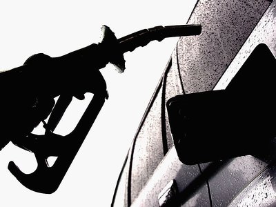 Ціни на пальне 24  квітня: скільки коштують бензин, газ і дизель сьогодні