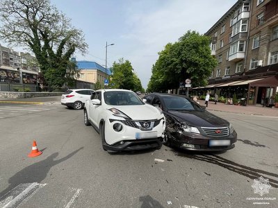 У центрі Кременчука не розминулися дві автівки