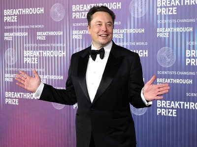 Ілон Маск планує продавати роботів Tesla уже наступного року