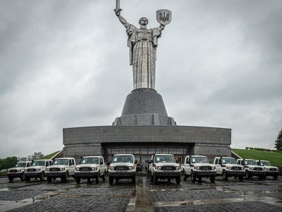 Центр розмінування отримав 10 позашляховиків завдяки німецьким партнерам (ФОТО)