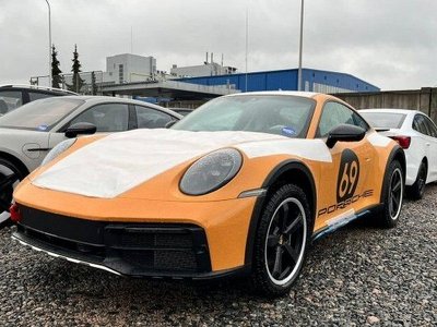 Їх випустили лише 2500: в Україну привезли позашляховий Porsche 911 за 11 мільйонів (ФОТО)