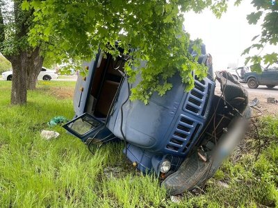 На Одещині легковик виїхав на зустрічну просто під вантажівку, є загиблий та поранений (ФОТО)