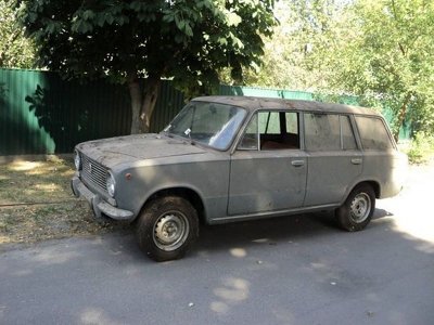 Під Києвом знайшли ВАЗ без пробігу, який простояв у гаражі 50 років (ФОТО)