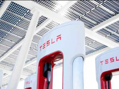 Tesla припинила розвиток Supercharger та звільнила керівників проекту