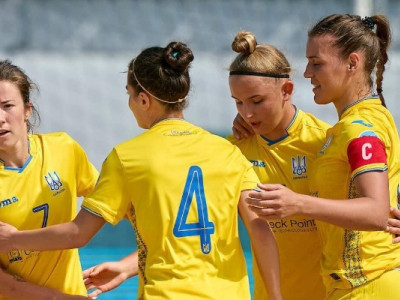 Жіночий футбол. Кар'єра, стосунки і материнство