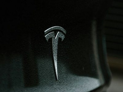 Tesla хоче тестувати роботаксі в Китаї