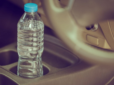 Які речі не слід залишати в авто: поради водіям у спекотну погоду